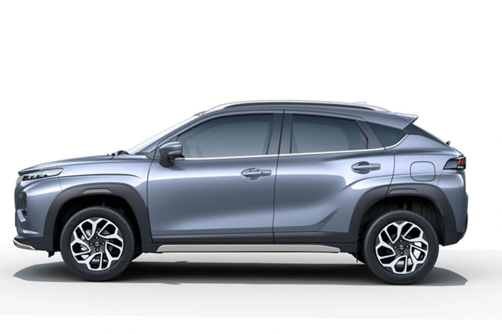 Về an toàn, tất cả các phiên bản Suzuki Fronx đều được trang bị 6 túi khí, hệ thống chống bó cứng phanh ABS, phân bổ lực phanh điện tử EBD và hệ thống kiểm soát ổn định thân xe (VSC). Bản cao cấp sẽ có camera 360 độ và gói tính năng an toàn chủ động Suzuki Safety Support.
