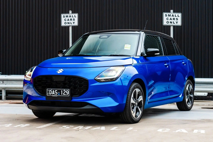 Khả năng cao Swift 2025 tại Việt Nam tại Việt Nam sẽ không được trang bị hệ thống hỗ trợ lái nâng cao (ADAS) nhằm giữ giá bán dưới mốc 600 triệu đồng. Trong khi đó, các phiên bản cao cấp của Swift 2025 tại Nhật đã có đầy đủ các công nghệ như cảnh báo lệch làn, phanh khẩn cấp tự động hay kiểm soát hành trình chủ động.