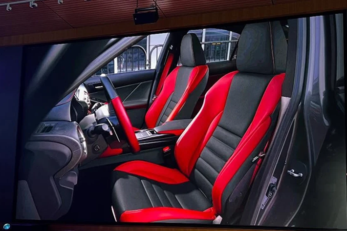Bên trong cabin, IS 500 Ultimate Edition có chủ đề màu Đỏ Circuit và Đen, với ghế bọc kết hợp giữa NuLuxe và Ultrasuede, trong khi vô-lăng và cần số lấy cảm hứng từ LFA được bọc da thật có kết cấu rỗ.