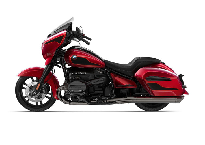 Hiện tại, BMW Motorrad chưa xác nhận thời điểm R18 2025 sẽ có mặt tại Việt Nam, nhưng với sức hút từ các phiên bản trước đó, giới chơi xe trong nước hoàn toàn có thể kỳ vọng mẫu cruiser này sẽ sớm xuất hiện qua các nhà nhập khẩu tư nhân hoặc chính hãng.