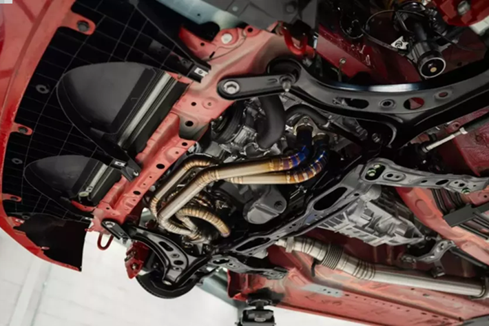 Chiếc xe Toyota 86 này được ông Nguyễn Quốc Cường hay còn gọi là Cường Đô la nhanh tay chốt đơn vào tháng 2 đầu năm nay, khi đó, chiếc xe thể thao Toyota 86 số sàn chỉ mới chạy 680 miles, tương đương 1.095 km, và chỉ mới được rao bán đúng 1 tiếng đã có người chốt.