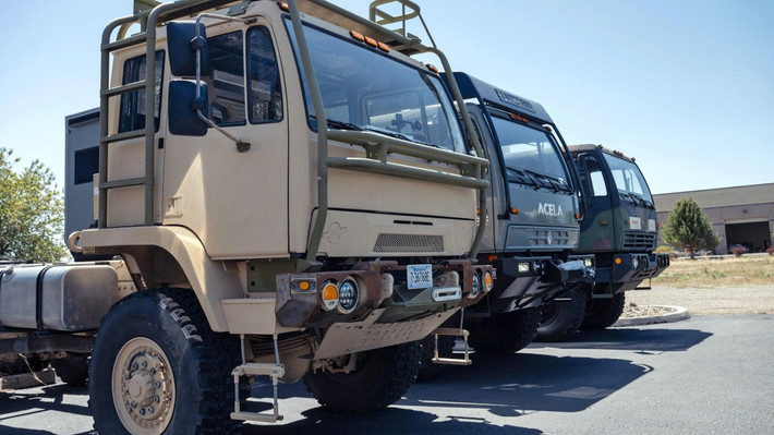 Trị giá hơn 800.000 USD (tương đương hơn 20 tỷ đồng), chiếc xe mobile home thuộc dòng overlanding RV này đang khiến cộng đồng mê du lịch toàn cầu sửng sốt vì độ tiện nghi, khả năng sinh tồn, và thiết kế không khác gì một khách sạn 5 sao trên bánh xe.