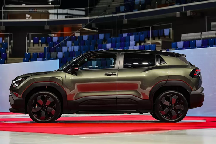 Xe được trang bị khung gầm hoàn toàn mới dành riêng cho ô tô điện có tên Heartect-e do Suzuki, Toyota và Daihatsu phát triển. Mẫu SUV điện nhà Suzuki sở hữu kích thước dài x rộng x cao lần lượt 4.275 x 1.800 x 1.635 mm, chiều dài cơ sở 2.700 mm và khoảng sáng gầm 180 mm.
