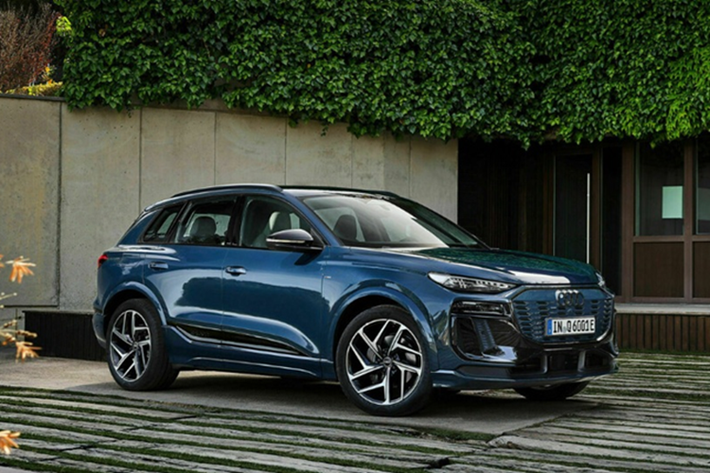 Tín hiệu này cho thấy mẫu SUV điện hạng sang Audi Q6 e-tron có thể sẽ sớm được phân phối chính thức tại thị trường Việt Nam.