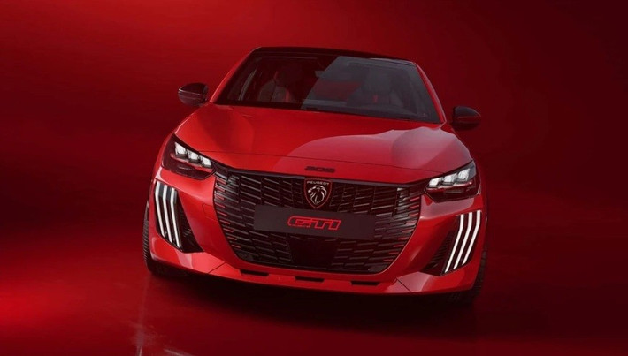 Ngay từ cái nhìn đầu tiên, Peugeot E-208 GTi thu hút bởi lớp sơn đỏ độc quyền – màu sắc từng làm nên thương hiệu cho 205 GTi huyền thoại. Những đường nét hiện đại kết hợp với các chi tiết retro như logo GTi, sọc đỏ nổi bật, và phom dáng thể thao cơ bắp tạo nên diện mạo của một “hot hatch” đúng nghĩa.