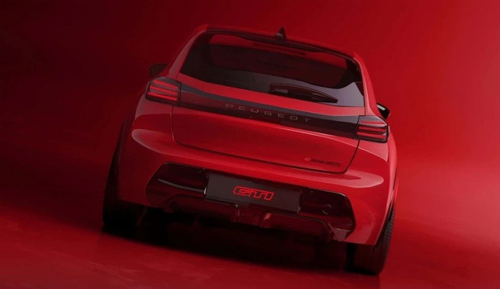 Tốc độ tối đa của xe đạt 180 km/h, mang đến trải nghiệm lái đầy phấn khích dù trong phố hay đường trường. Nguồn năng lượng đến từ gói pin CATL dung lượng 54 kWh, cho tầm hoạt động lên tới 350 km theo chuẩn WLTP, một con số lý tưởng cho giới trẻ năng động ở đô thị hiện đại.