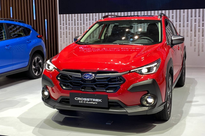 Theo đó, Subaru Crosstrek bản 2.0 i-S EyeSight tiêu chuẩn được giảm giá 99 triệu đồng. Giá bán sau ưu đãi của xe giảm xuống chỉ còn 999 triệu đồng. Trong khi đó, bản 2.0 i-S EyeSight e-Boxer Hybrid cao cấp nhất được hãng hỗ trợ 100% lệ phí trước bạ. Giá trị ưu đãi lệ phí trước bạ của phiên bản này lên đến 139 triệu đồng.