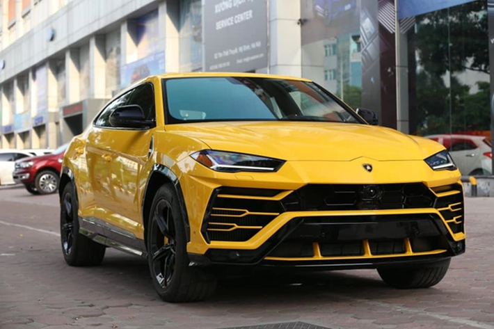 Sức mạnh của chiếc SUV từng nhanh nhất thế giới Lamborghini Urus vẫn là khối động cơ xăng V8, tăng áp kép, dung tích 4.0 lít, sản sinh công suất tối đa 650 mã lực và mô-men xoắn cực đại 850 Nm.
