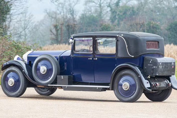 Rolls-Royce Phantom I được sản xuất đến năm 1931, nhưng năm 1929 mẫu xe thay thế là Phantom II đã ra mắt có cải tiến về động cơ, tăng công suất lên 120 mã lực.