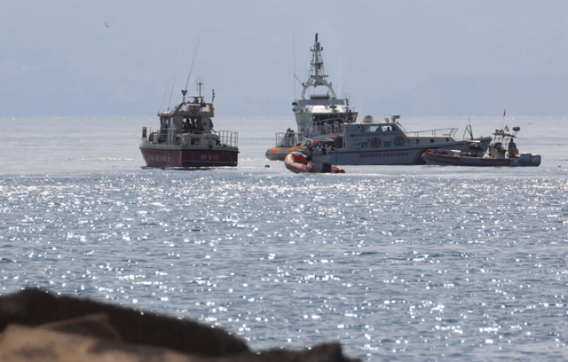 Chìm siêu du thuyền ở Italy: Danh tính ông trùm công nghệ mất tích Chim sieu du thuyen o Italy: Danh tinh ong trum cong nghe mat tich