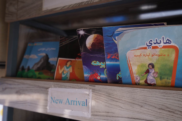 Kỳ lạ “thư viện di động” ở thủ đô Afghanistan - Hình 5 Ky la “thu vien di dong” o thu do Afghanistan-Hinh-5