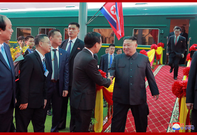 Ngày đầu Chủ tịch Kim Jong-un đến Việt Nam trên báo Triều Tiên - Hình 2 Ngay dau Chu tich Kim Jong-un den Viet Nam tren bao Trieu Tien-Hinh-2