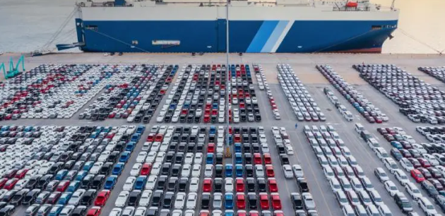 Bí ẩn vụ chìm tàu chở 4.000 siêu xe chấn động thế giới - Hình 2 Bi an vu chim tau cho 4.000 sieu xe chan dong the gioi-Hinh-2