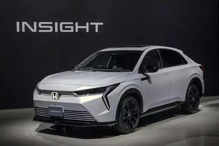 Honda Insight tái xuất tại quê nhà Nhật Bản, giá bán từ 840 triệu đồng