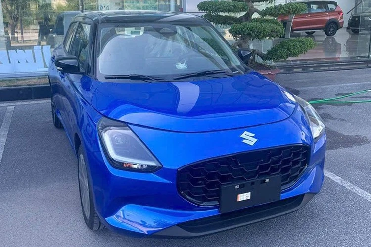 Cận cảnh Suzuki Swift 2025 tại Việt Nam, dưới 570 triệu đồng