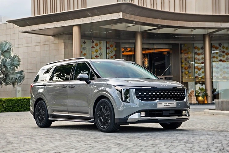 Cận cảnh Kia Carnival Premium Hybrid 2026, từ 1,539 tỷ tại Việt Nam