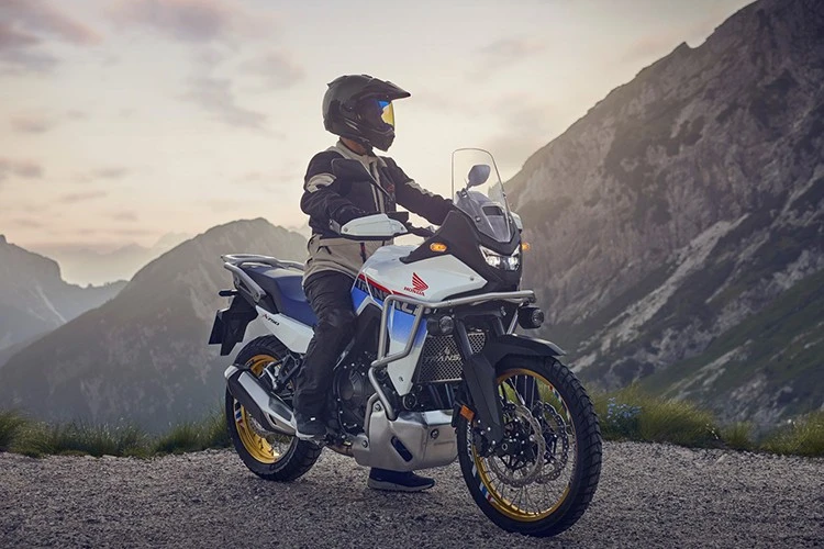 Honda XL750 Transalp 2025 - xe môtô đa dụng cho "phượt thủ"
