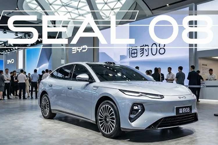 BYD Seal 08 - sedan cỡ lớn chạy tới 300 km "không uống 1 giọt xăng"