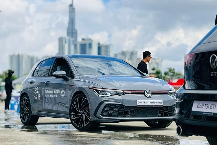 Cận cảnh Volkswagen Golf vừa ra mắt Việt Nam, từ 798 triệu đồng