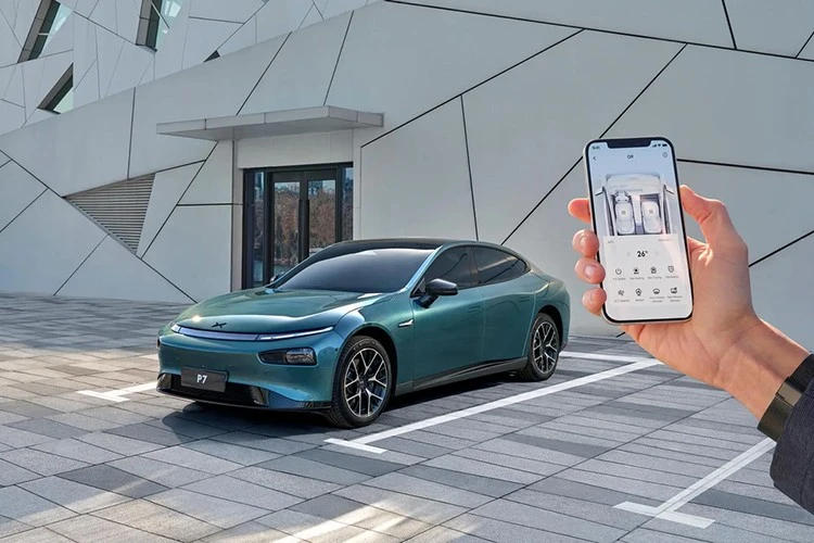 Chi tiết Xpeng P7 2025 - sedan điện xịn sò với màn hình 87 inch