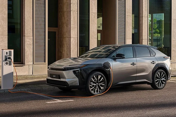 Toyota bZ4X 2025 từ 1,2 tỷ đồng tại Thái Lan, có về Việt Nam?