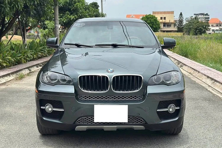 BMW X6 hạng sang đình đám một thời, sau 16 năm bán ngang "xe cỏ"