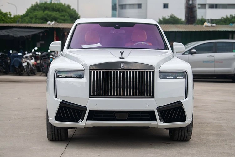 Tận mục Rolls-Royce Cullinan Black Badge 2025 gần 60 tỷ tại Việt Nam