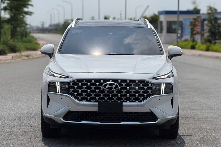 Lý do Hyundai SantaFe máy dầu cũ vẫn "hot hit" tại Việt Nam