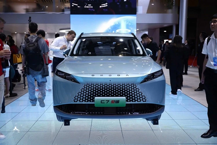 Omoda C7 2026 bản hybrid tiết kiệm xăng sắp bán tại Việt Nam