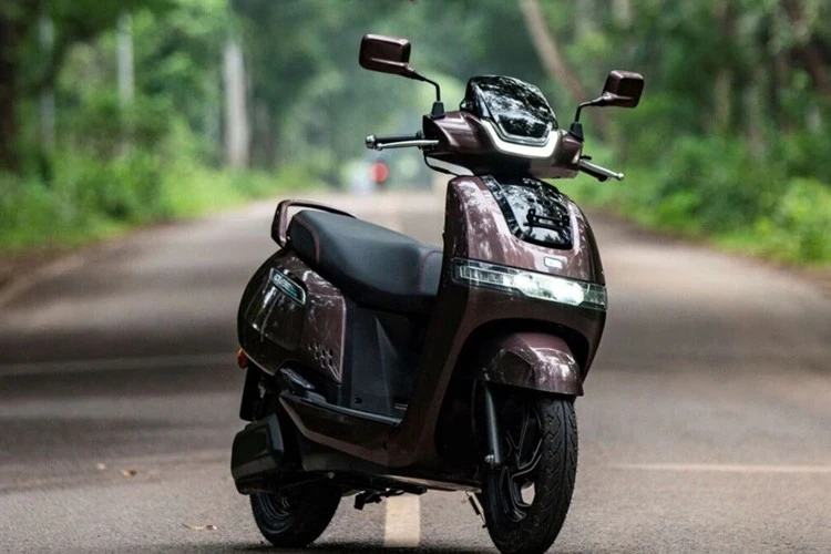  TV iQUBE - xe máy điện chỉ 28 triệu "xịn sò" ngang Honda SH