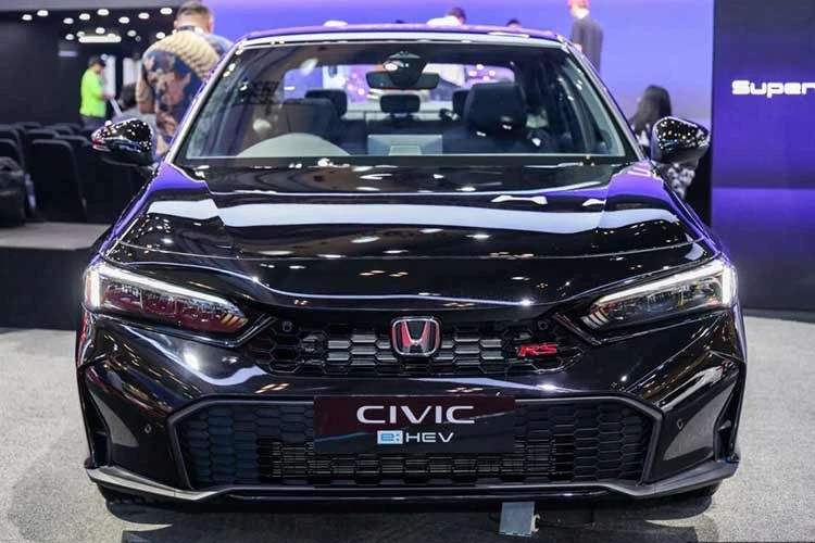 [GALLERY] Chi tiết Honda Civic e:HEV RS 2026 thêm giả lập sang số S+ Shift