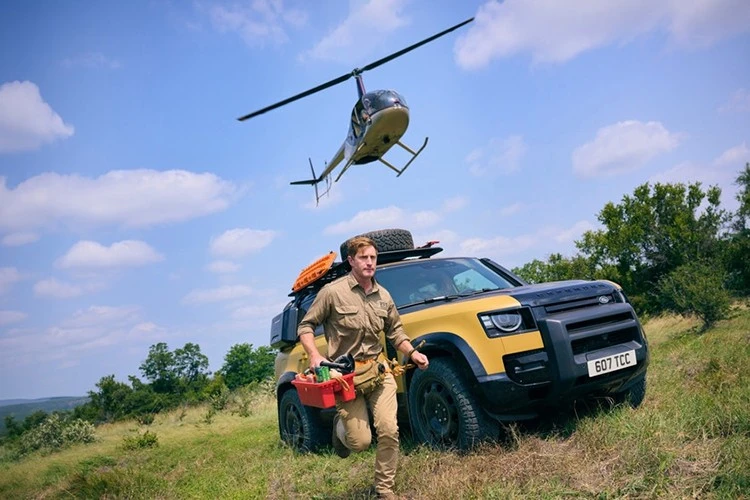 SUV Defender 110 Trophy - sinh ra để chinh phục hiểm địa