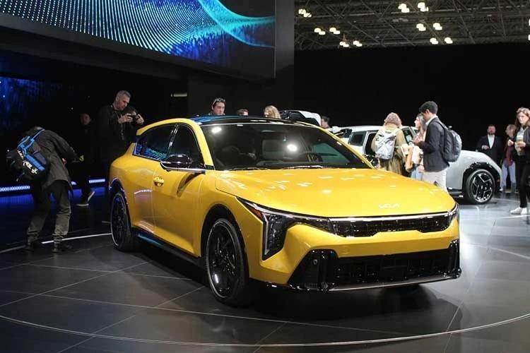  Kia K4 Sportswagon 2026 mới ra mắt có gì hay?