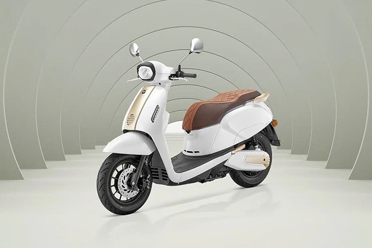 QJMotor E-LTR - xe máy điện chạy 105km/sạc, giá 43 triệu đồng