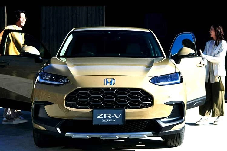 Chi tiết Honda ZR-V 2026 từ 600 triệu đồng, bỏ động cơ xăng dùng e:HEV