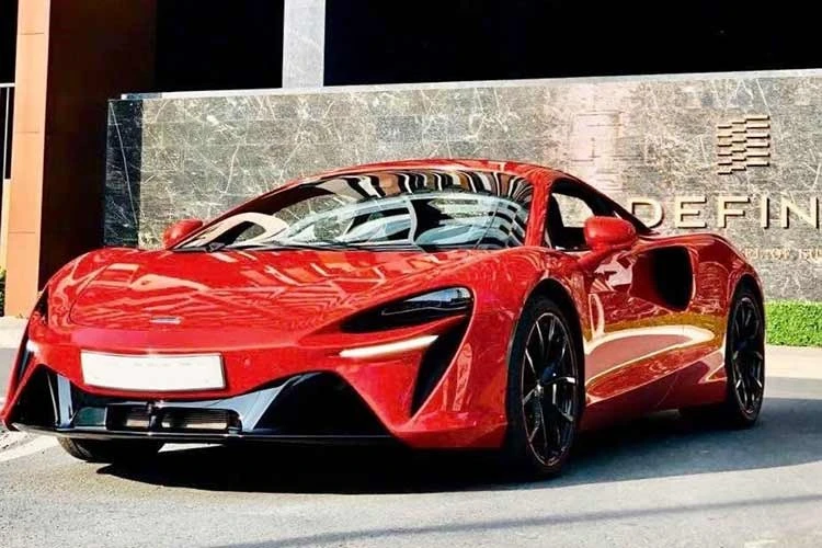 McLaren Artura Coupe mới chạy 1.800km, đại gia Việt "bay" hơn 3 tỷ đồng