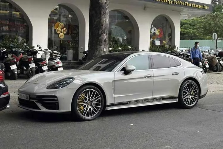 Porsche Panamera Turbo S mà "Qua" Vũ chi 15 tỷ đập hộp đã rao bán