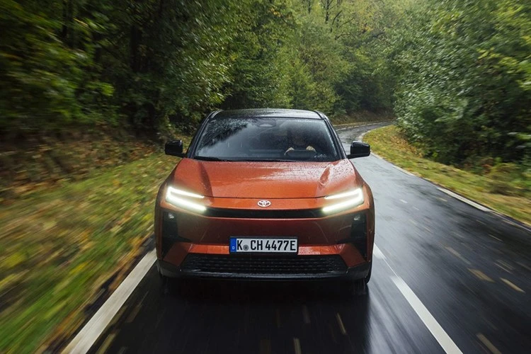 Toyota C-HR+ 2026 - SUV điện mạnh 338 mã lực, cao nhất 1,44 tỷ đồng