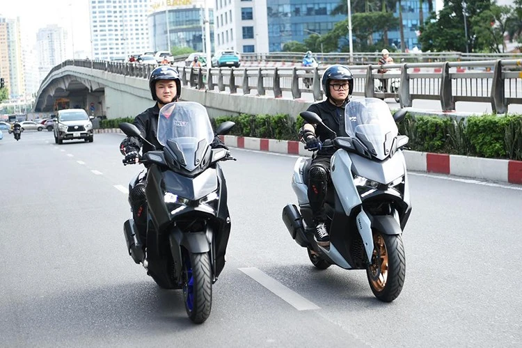 Cận cảnh Yamaha XMAX 300 2025 tại Việt Nam, giá 140 triệu
