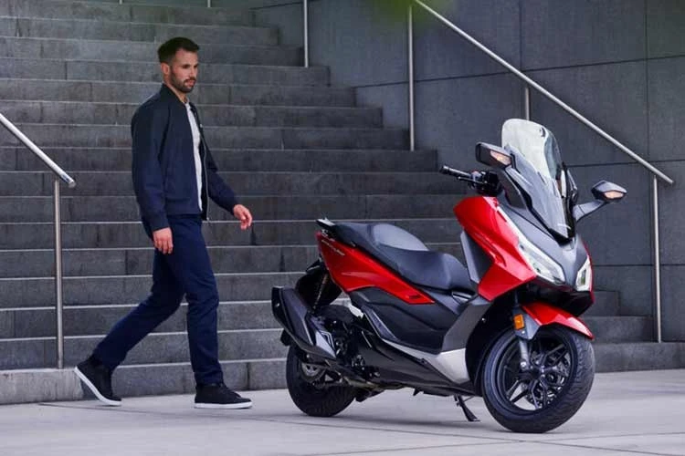Honda Forza 350 2026 ra mắt, từ 129 triệu đồng "đấu" Yamaha Xmax