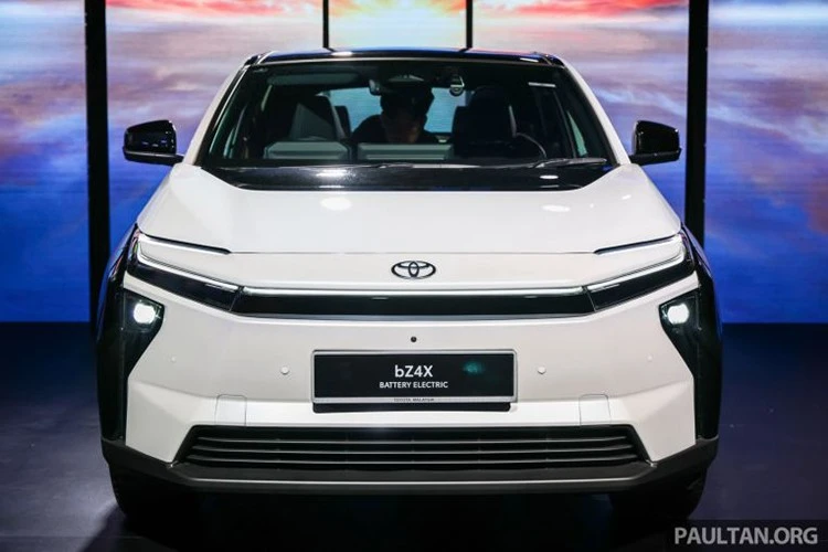 Toyota bZ4X 2026 từ 1,45 tỷ đồng tại Đông Nam Á, chờ về Việt Nam