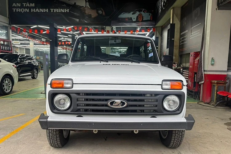"Tóm gọn" Lada Niva Legend gầm cao, giá rẻ tại Hà Nội