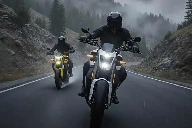 Verge TS Pro - môtô điện dùng pin thể rắn, chạy 300km/10 phút sạc