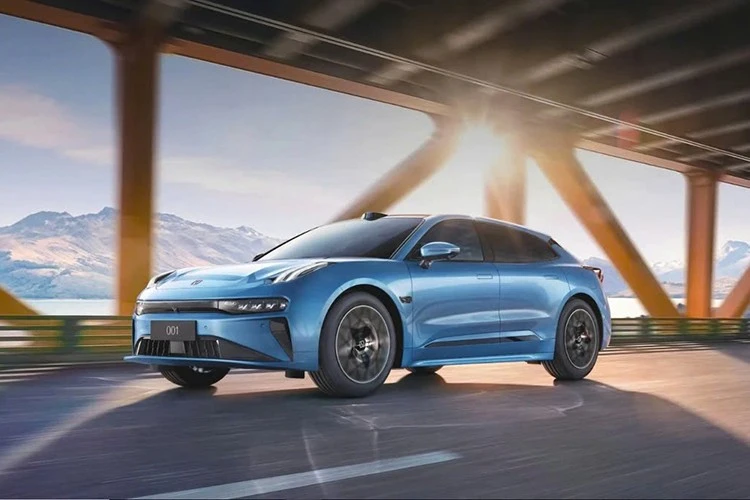 Zeekr 001 - ôtô điện sạc nhanh nhất thế giới - chỉ 7 phút đạt 80% pin