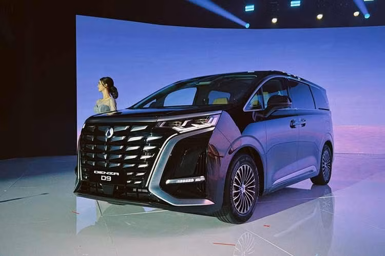Denza D9 2026 ra mắt - MPV hạng sang từ 1,36 tỷ, sạc pin 70% chỉ 5 phút