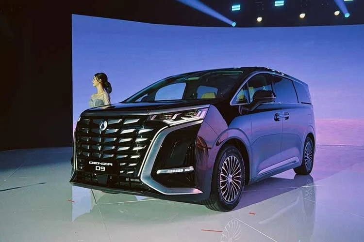 Denza D9 2026 ra mắt - MPV hạng sang từ 1,36 tỷ, sạc pin 70% chỉ 5 phút