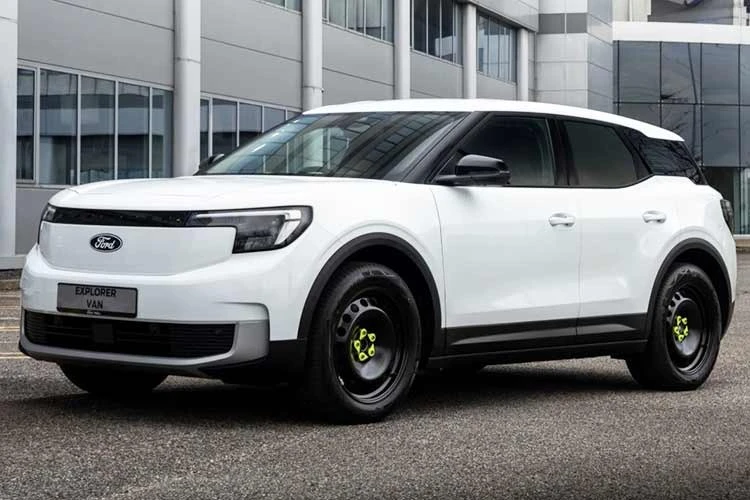 Chi tiết Ford Explorer EV Van phong cách "cảnh sát chìm", chạy 602km/sạc