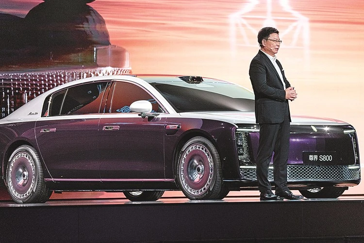 Huawei ra mắt sedan hạng sang Maextro S800 từ 2,47 tỷ đồng