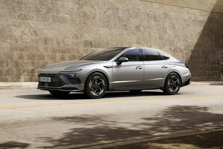 Cận cảnh Hyundai Sonata 2026 từ 540 triệu đồng, "đấu" Toyota Camry