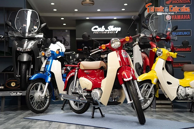 Honda Super Cub Hello Kitty đặc biệt "hàng hiếm" về Việt Nam